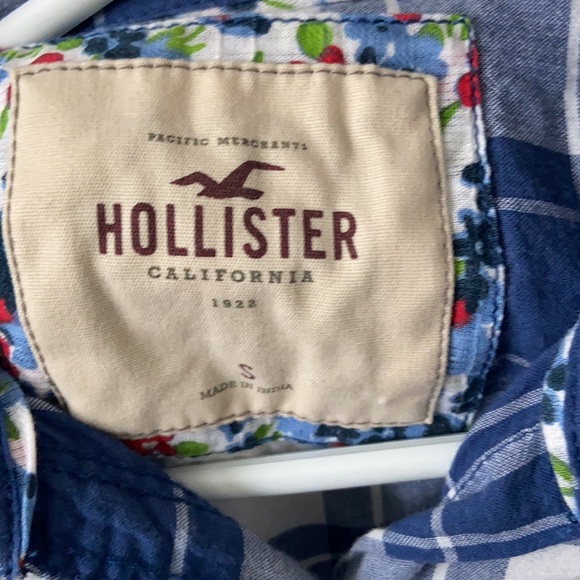 Hollister top - Picture 3 of 3